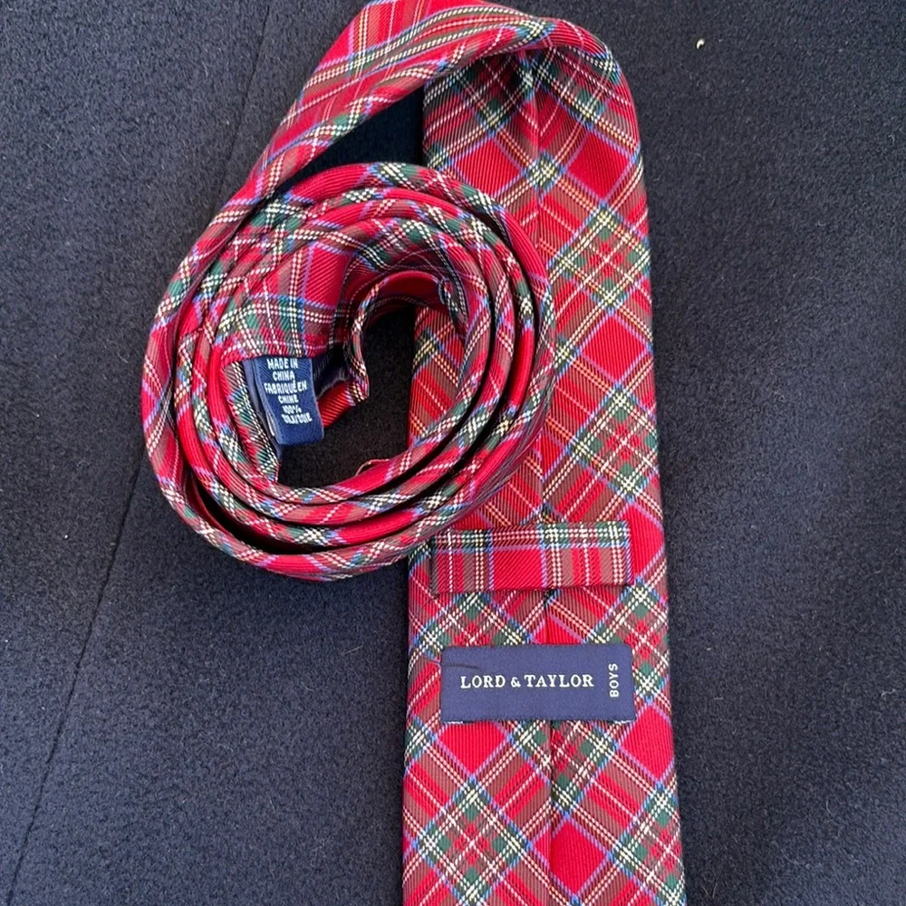 Lord & Taylor Red Plaid boys Tie Christmas family photos 100% silk